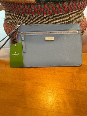 Kate Spade Tinie leather wristlet, NWT